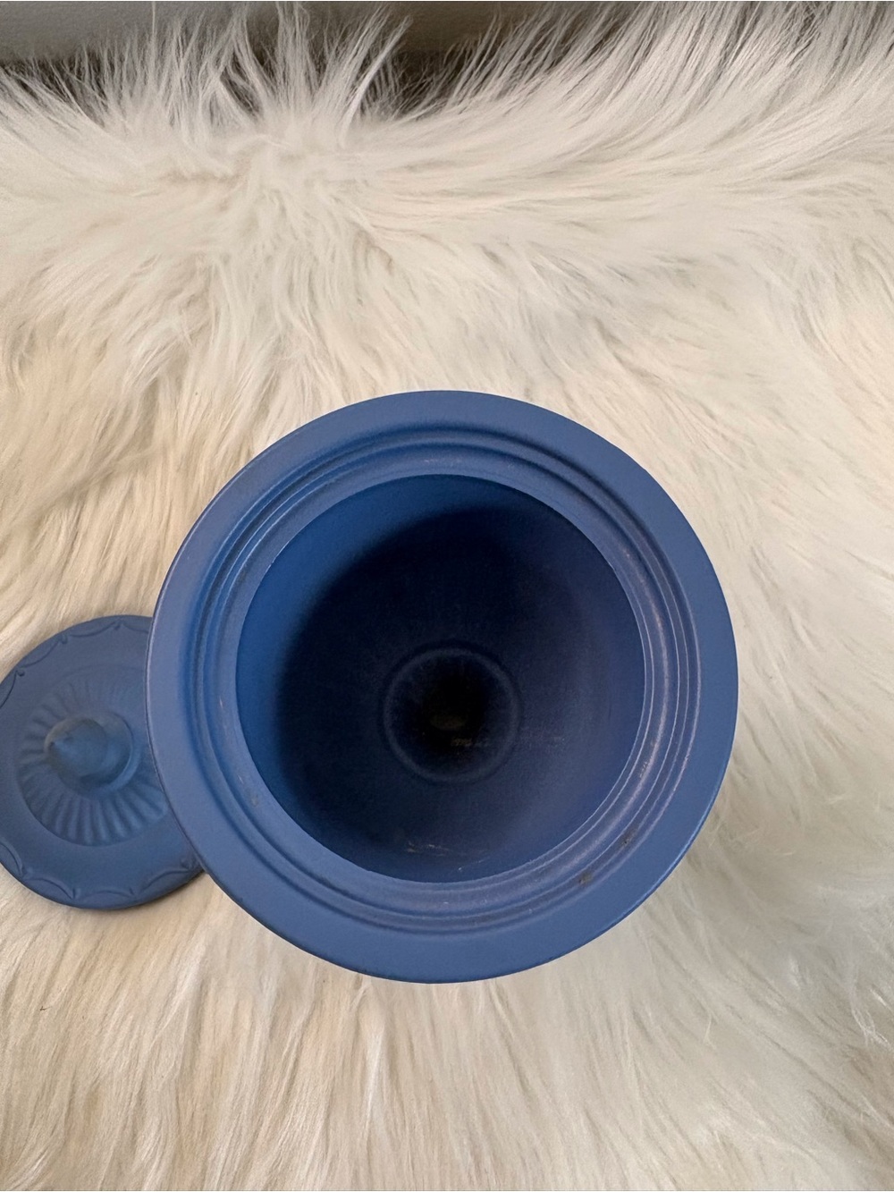 Vintage Avon Grecian-themed pedestal jar in powder/“Grecian” blue. - Picture 3 of 9